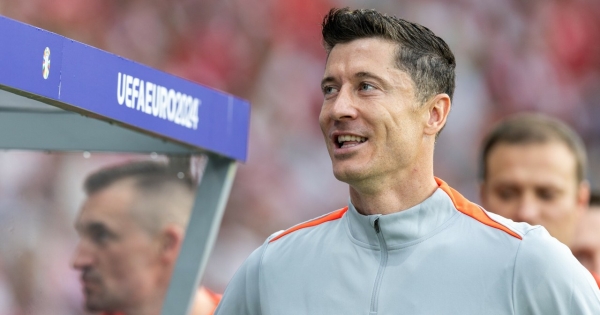 Robert Lewandowski sprzedaje samochód /Reporter