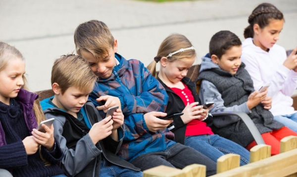 Włochy zakazały telefonów komórkowych w szkołach podstawowych i gimnazjach