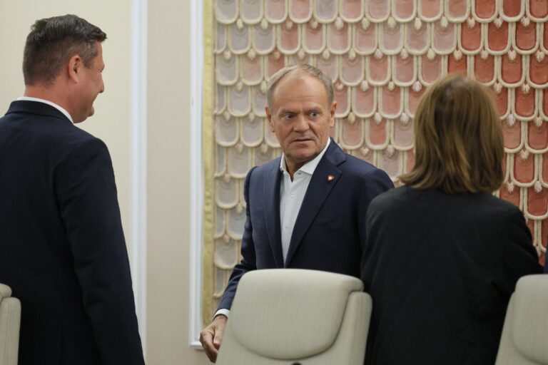 Premier Donald Tusk zapowiedział, że nazwisko kandydata Koalicji Obywatelskiej w wyborach prezydenckich poznamy pod koniec roku. Sam nie zamierza startować w wyborach i nie wyklucza, że będzie jeden kandydat całej koalicji 15 października. Donald Tusk nie chce być prezydentem. Wskazał, kto zapewne będzie kandydatem KO - INFBusiness