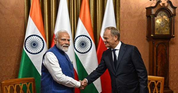 Premier Indii Narendra Modi i premier RP Donald Tusk podczas spotkania w Warszawie /Radek Pietruszka /PAP