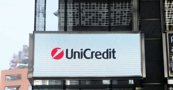 UniCredit chce kupić Aion Bank. Do UOKiK wpłynął odpowiedni wniosek /Mairo Cinquetti/NurPhoto /AFP