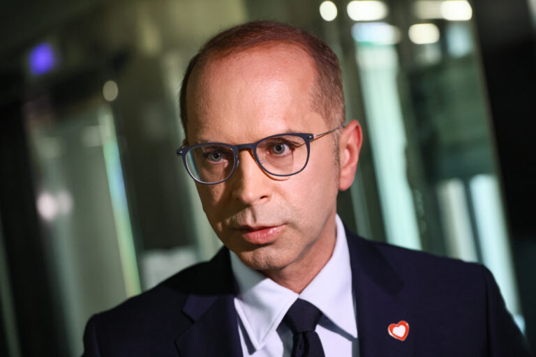 Michał Szczerba ostro krytykuje słowa Andrzeja Dudy. "Zdrada dyplomatyczna" - INFBusiness