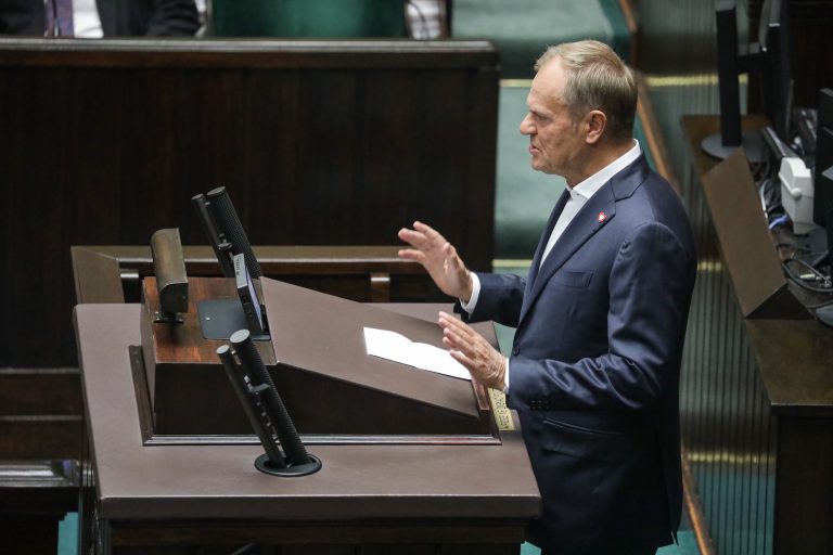 Michał Kolanko: W Sejmie debata o powodzi. Donald Tusk narzucił jej ton, PiS jest w defensywie - INFBusiness