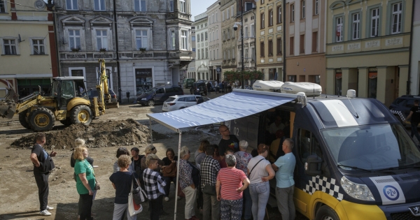 PZU wypłaca poszkodowanym w powodzi odszkodowania /fot. Marek Berezowski/REPORTER /East News