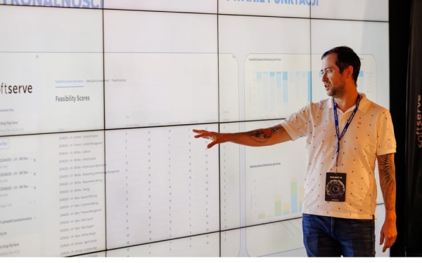 Kluczową zasadą zastosowania design thinking w tworzeniu AI jest zbadanie istoty problemu i grupy do