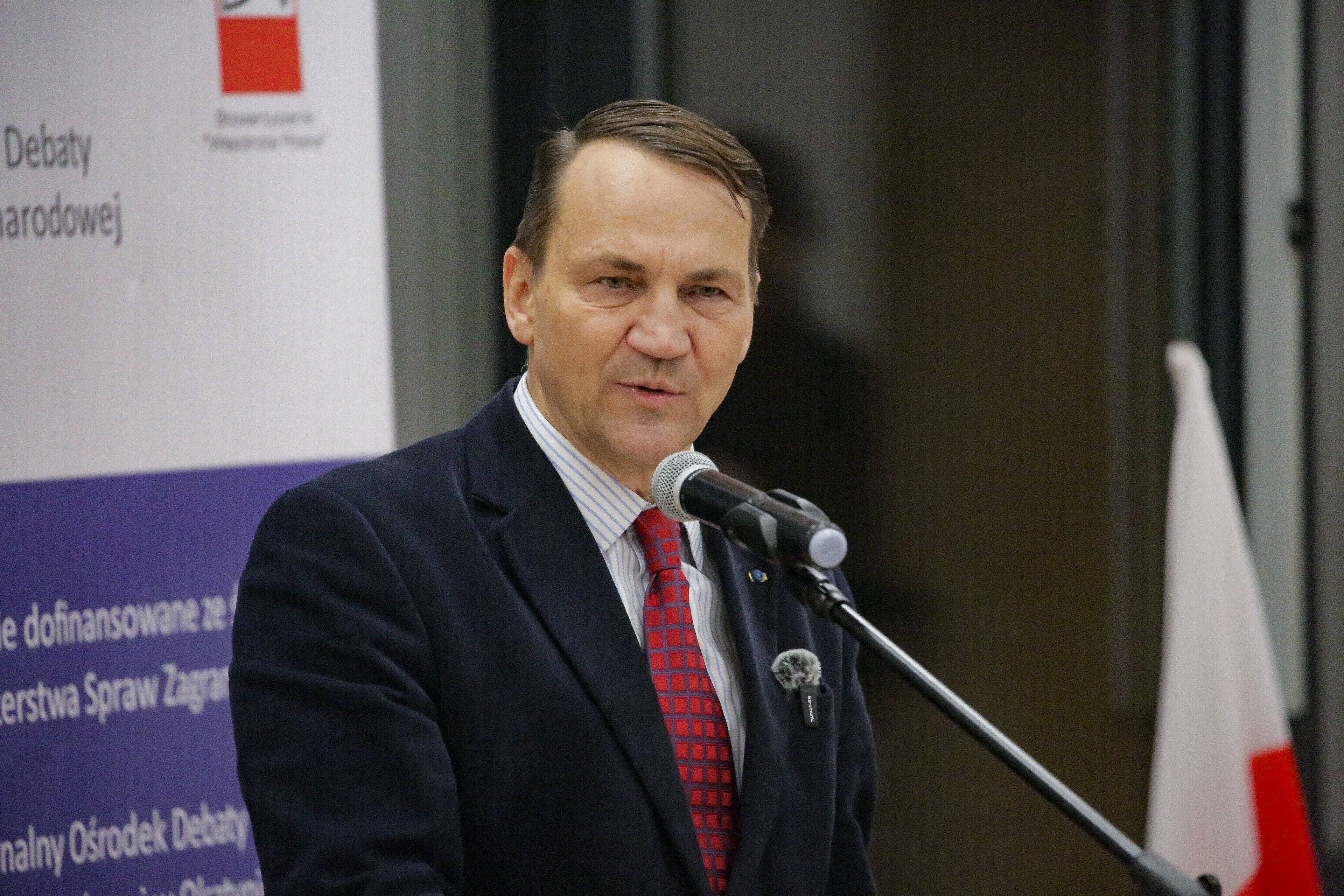 Sikorski odpowiada Zełenskiemu. „Powinien kierować prośby do krajów, które są dalej od Ukrainy” - INFBusiness