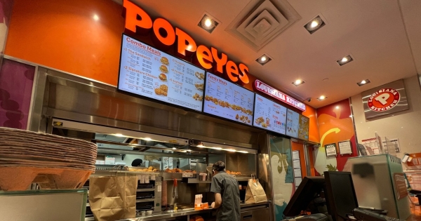 Amerykańska sieć rozgaszcza się w Polsce. Popeyes otworzył kolejny lokal - INFBusiness