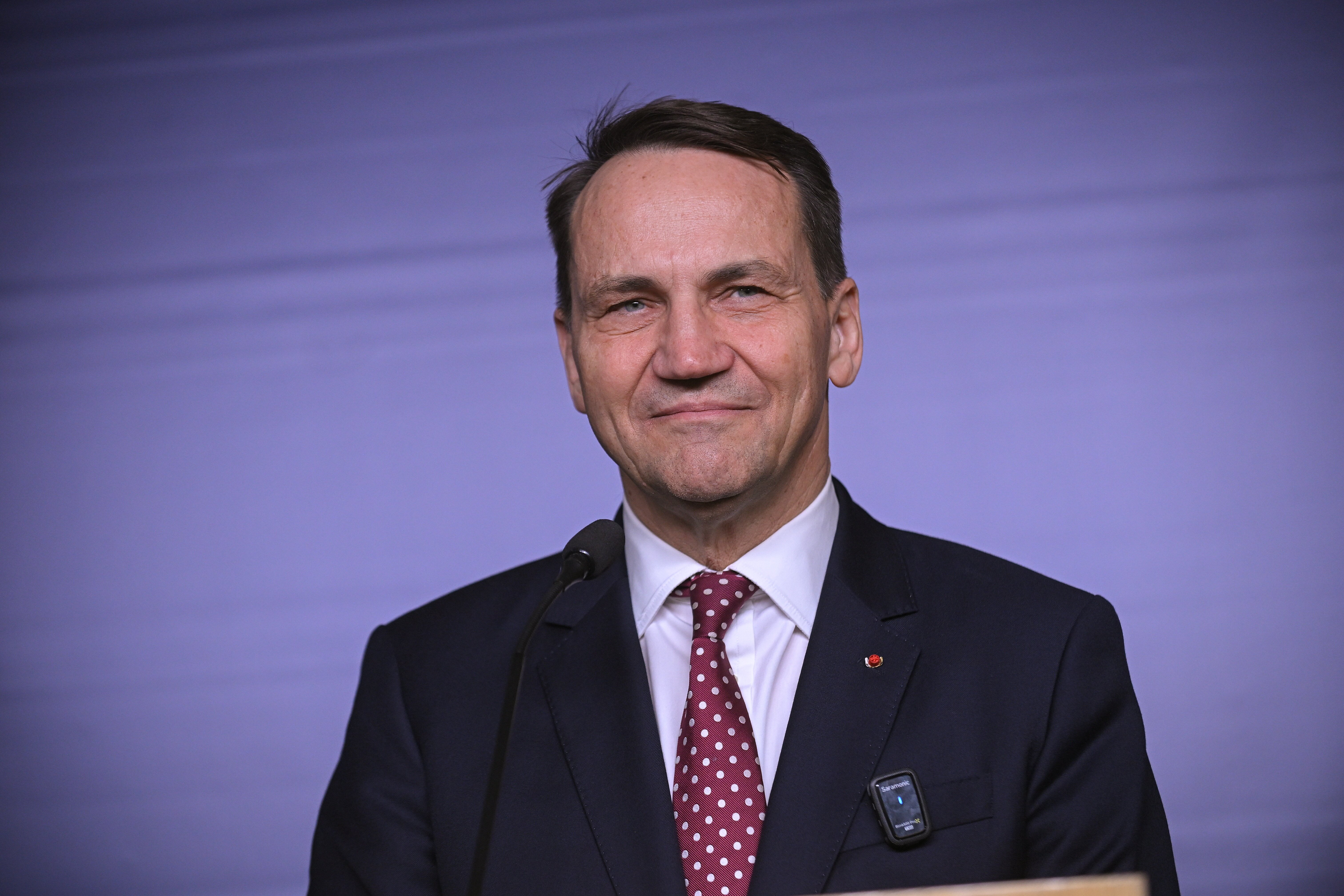 Sikorski o prawie do azylu: Dżentelmeni z syryjskich więzień wrócą tam, skąd przyszli - INFBusiness