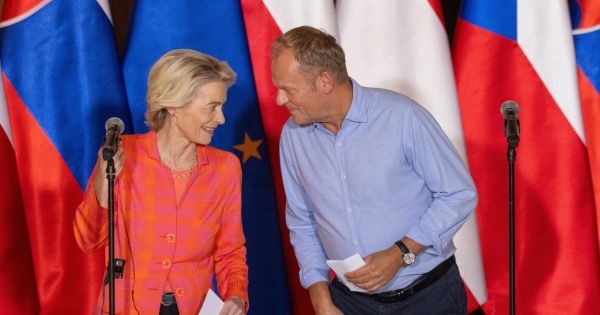 Premier Donald Tusk i przewodnicząca KE Ursula von der Leyen / Wojtek Radwanski /AFP