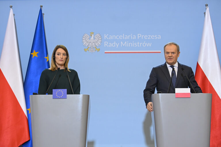 Tusk przerwał konferencję z Metsolą. "Tę sprawę bada prokuratura wyspecjalizowana w sprawach szpiegostwa" - INFBusiness