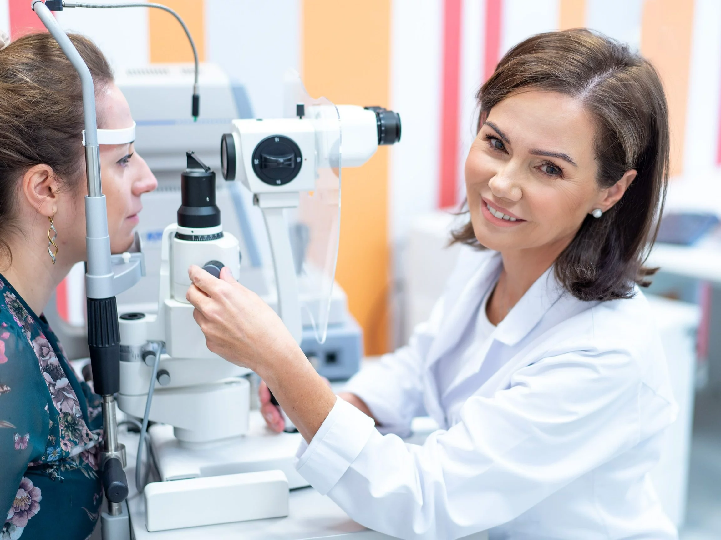 Jak znaleźć klinikę chirurgii refrakcyjnej i bezpiecznie zrobić korekcję wady wzroku?