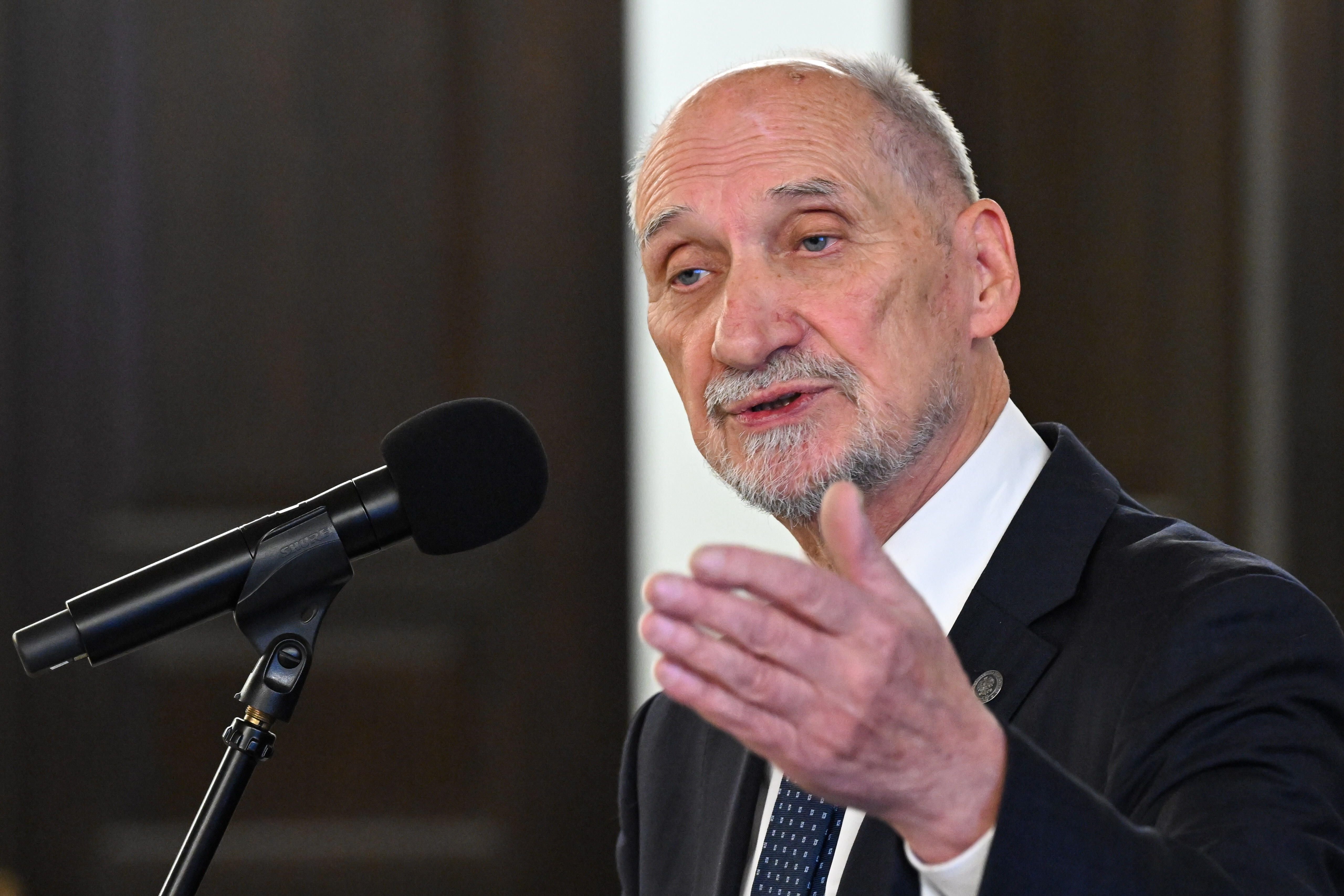 Antoni Macierewicz zatrzymany przez policję. Odmówił poddania się kontroli - INFBusiness