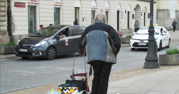 Bezdomny nie spędził w schronisku doby. Miał zapłacić kilkaset złotych - INFBusiness