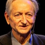 Noblista Geoffrey Hinton ostrzega: AI może zniszczyć świat. Prawdopodobieństwo tego rośnie