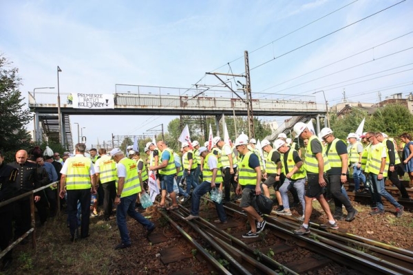 Stracili pracę w ramach zwolnień grupowych. Poszli do sądu. Jest decyzja - INFBusiness