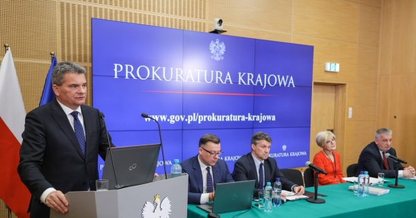 Prokuratura przedstawiła raport. Padły nazwiska Obajtka i Morawieckiego - INFBusiness