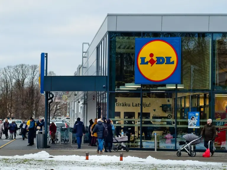 Lidl i Biedronka w odwrocie? Polacy stawiają na te sklepy - INFBusiness