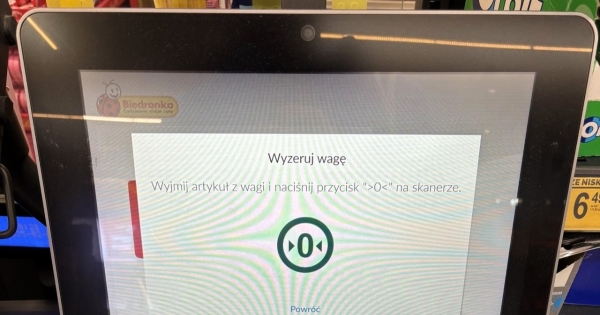 Komunikat wyświetlany na kasie samoobsługowej w Biedronce /Przemysław Terlecki /INTERIA.PL