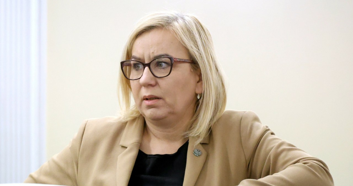 Minister klimatu Paulina Hennig-Kloska zapowiada, że w kwietniu zostaną podjęte decyzje co do dalszego mrożenia cen energii /Paweł Wodzyński /Reporter