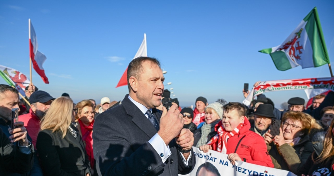 Karol Nawrocki wysłałby polskich przedsiębiorców do Ukrainy w celu jej odbudowy, natomiast wyklucza wysłanie do Ukrainy polskich żołnierzy /Marcin Bielecki /PAP