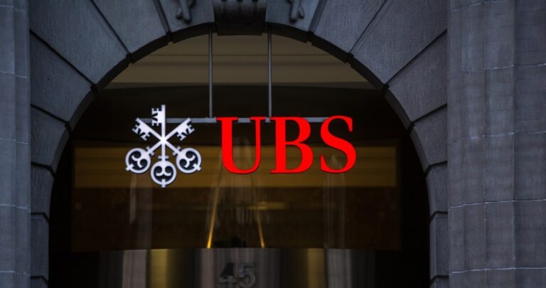 UBS planuje masowe zwolnienia. Około 1200 osób straci pracę w Polsce - INFBusiness