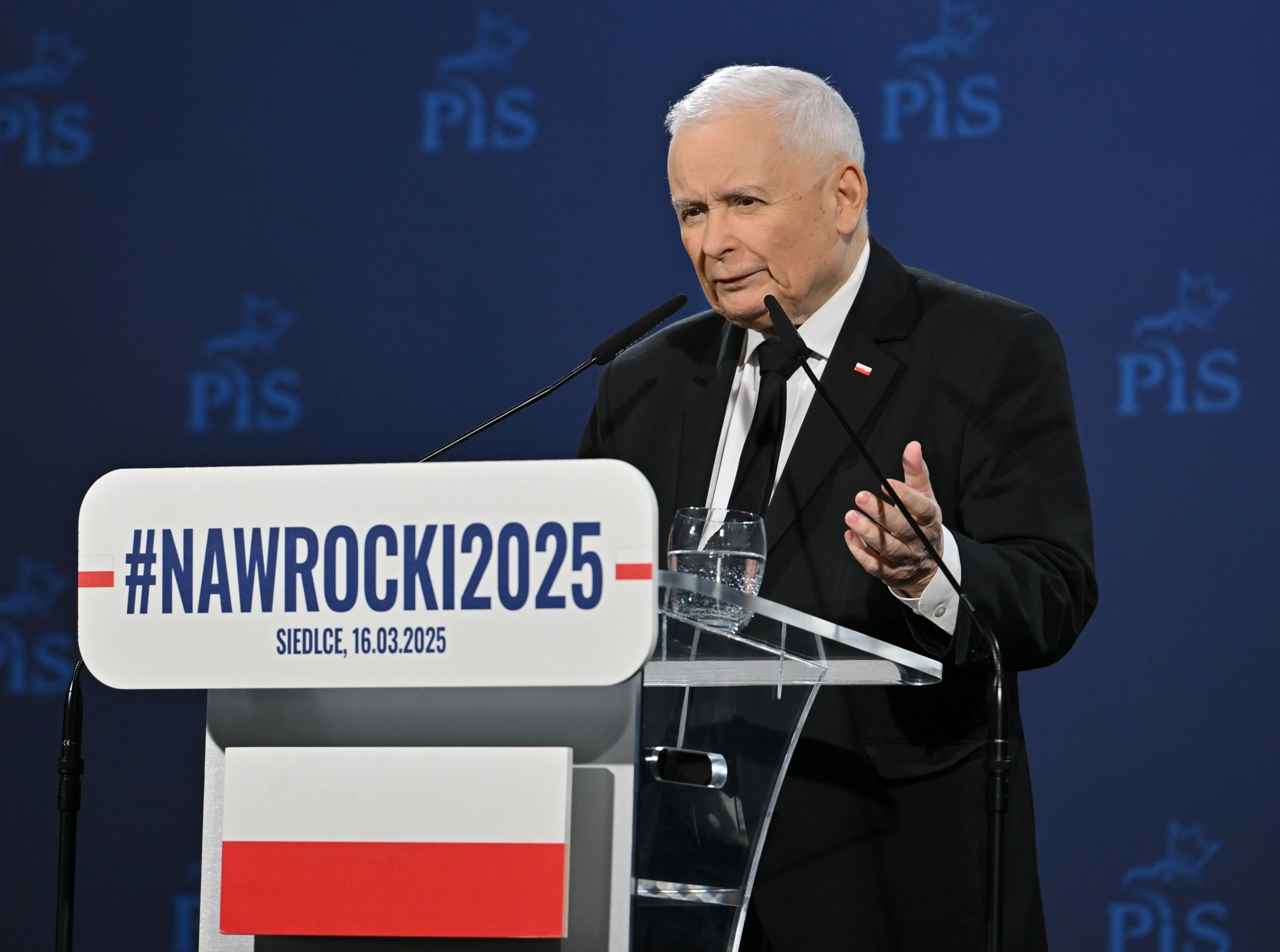 Barbara Skrzypek nie żyje. Jarosław Kaczyński: Padła ofiarą łotrów - INFBusiness