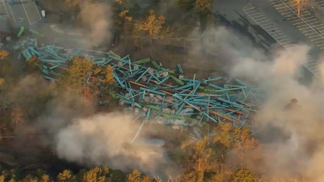 Implozja najwyższego na świecie rollercoastera Kingda Ka uchwycona na kamerze podczas rozbiórki Six Flags - INFBusiness