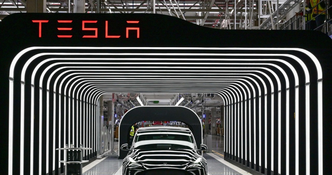 Tesla warns. Foreign media write about an anonymous appeal. In the photo: Tesla's factory in Gruenheide near Berlin /AFP