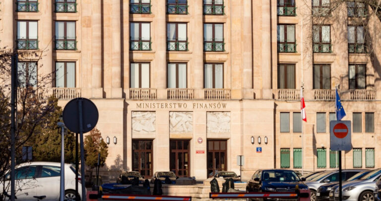 Polski dług publiczny rośnie. Ministerstwo Finansów opublikowało dane - INFBusiness