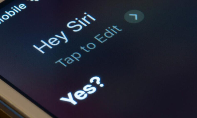 Siri nadal jest dość przeciętna. Apple opóźnia kolejną aktualizację AI - INFBusiness