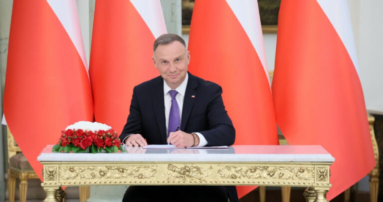 Sprzedaż podgrzewanych wyrobów tytoniowych z aromatem. Prezydent zdecydował - INFBusiness