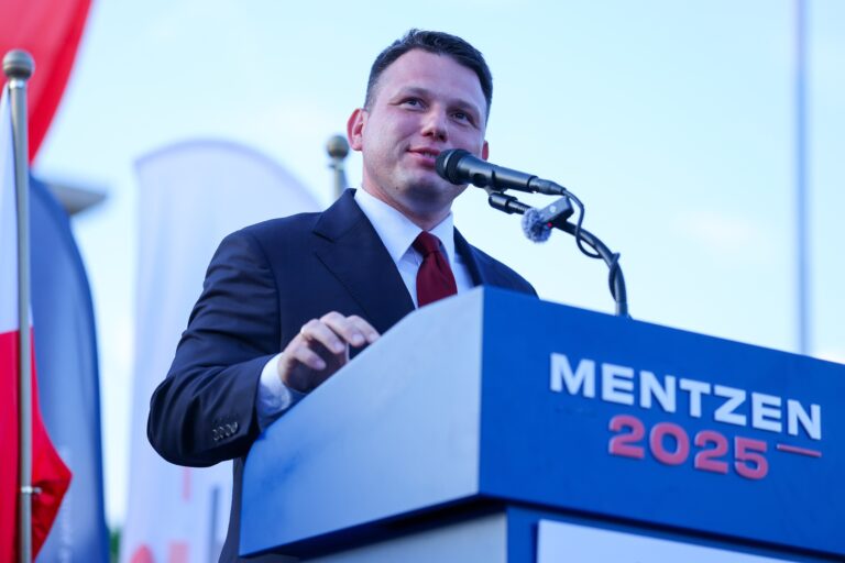 Wybory prezydenckie: Rzepecki wspiera Mentzena? Doradca Dudy pojawił się na jego wiecu - INFBusiness