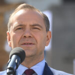 Poręczenie za neonazistę? Tak Karol Nawrocki reaguje na doniesienia „Rzeczpospolitej”