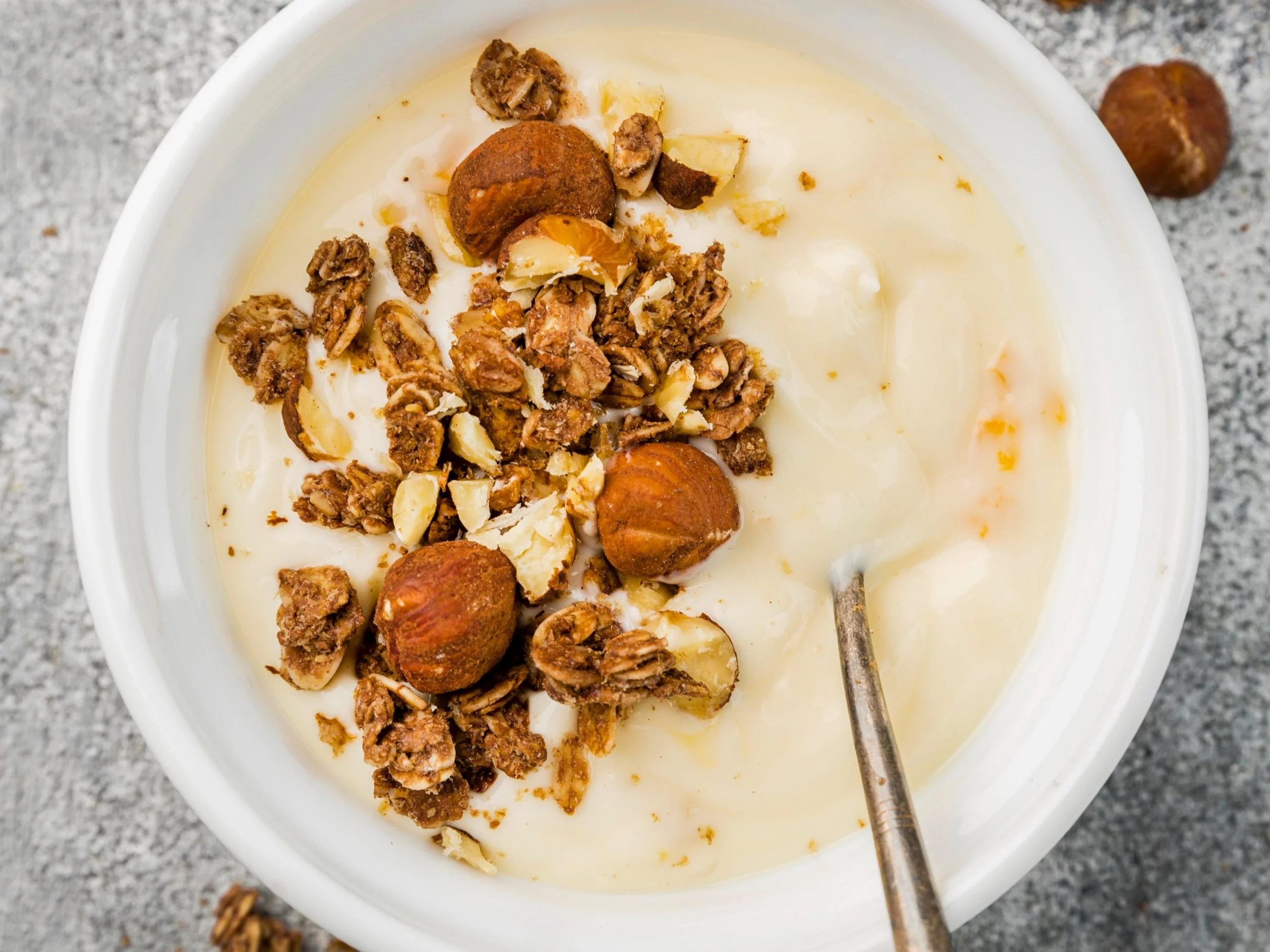 Jogurt z orzechami
