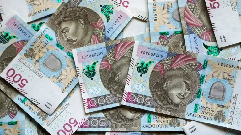 Mediana wynagrodzeń w Polsce. Najnowsze dane GUS - INFBusiness