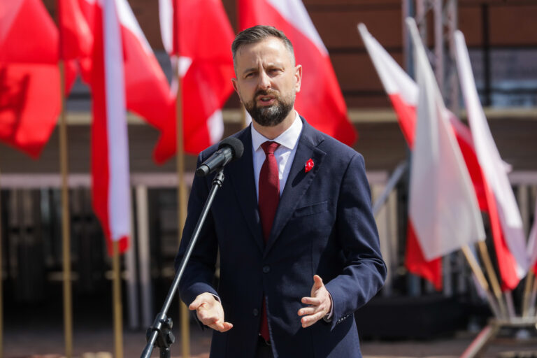 Władysław Kosiniak-Kamysz: Bezpieczeństwo łączy się pod Biało-Czerwoną - INFBusiness