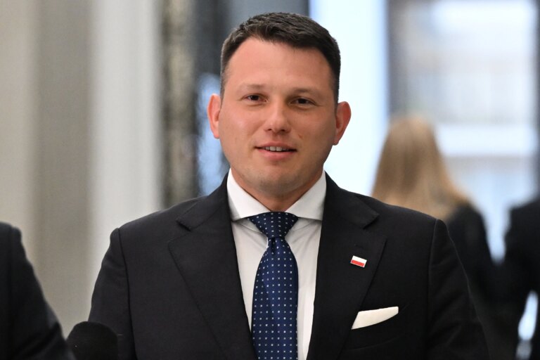 Nawrocki chce podpisać, Trzaskowski obiecuje porozmawiać. Mentzen skomentował te słowa - INFBusiness