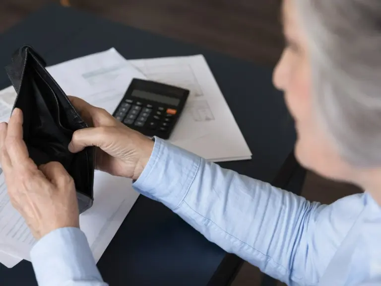 Pensje groszowe w Polsce. Ujawniono przygnębiające dane - INFBusiness