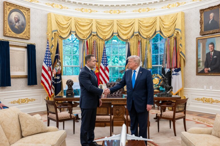 Sondaż: Czy spotkanie Karola Nawrockiego z Donaldem Trumpem wpłynie na wynik wyborów? - INFBusiness