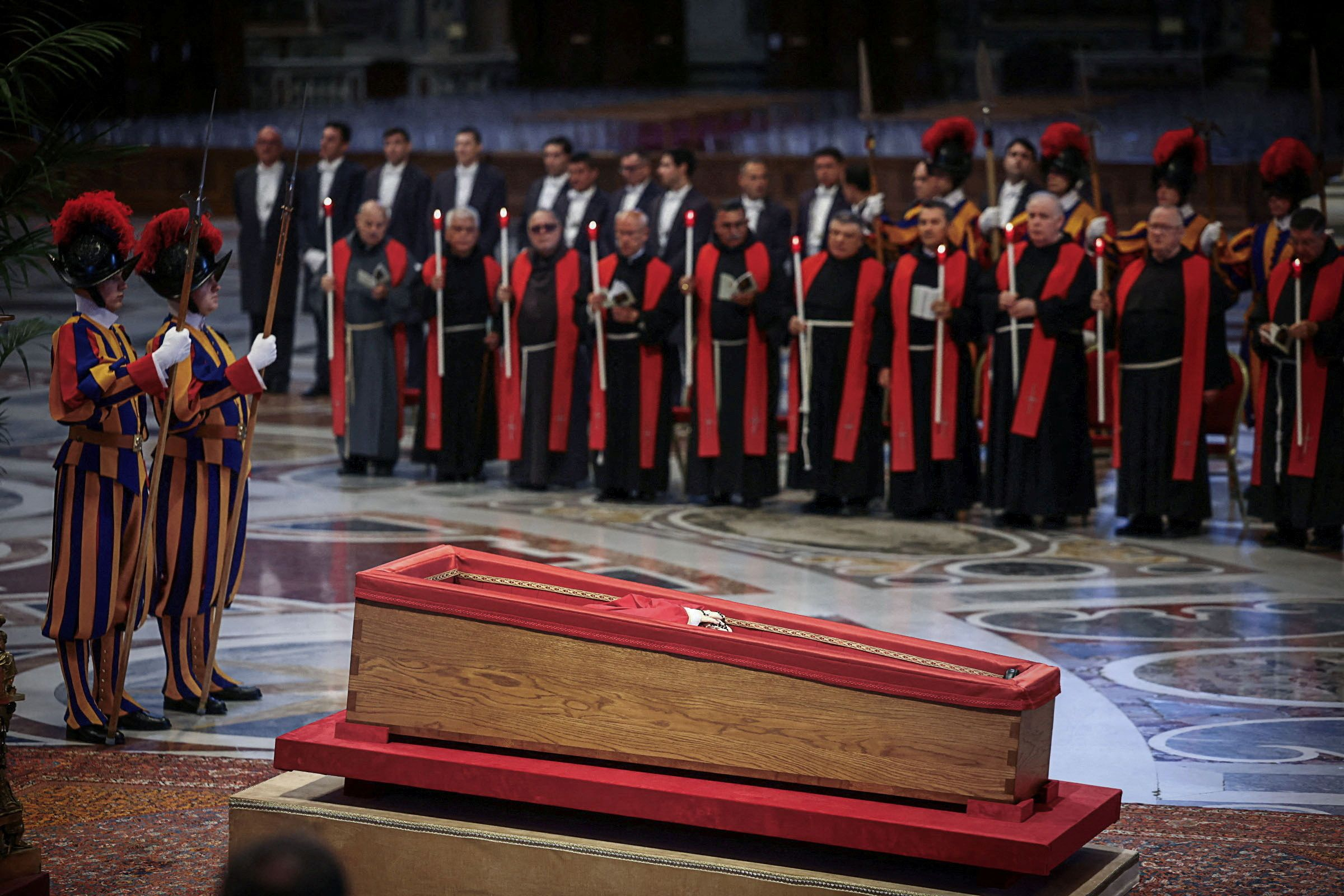 Sondaż: Polacy oceniają pontyfikat Franciszka jednoznacznie - INFBusiness