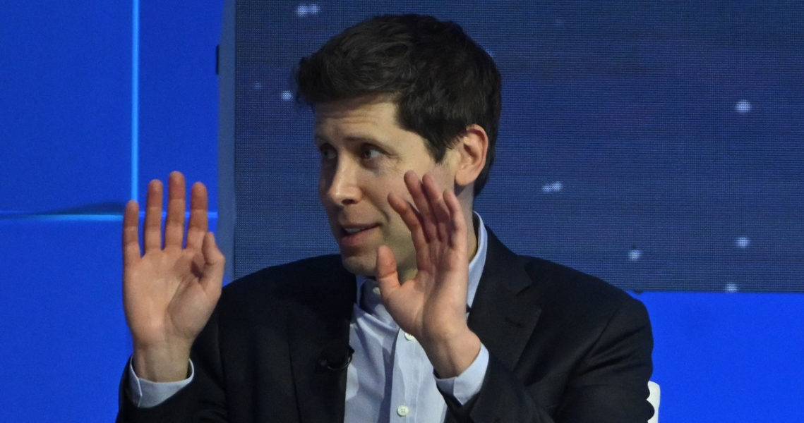 Sam Altman, CEO of OpenAI. The tech giant responsible for ChatGPT acquired startup IO for 6.5 billion dollars /ANDREW CABALLERO-REYNOLDS /AFP