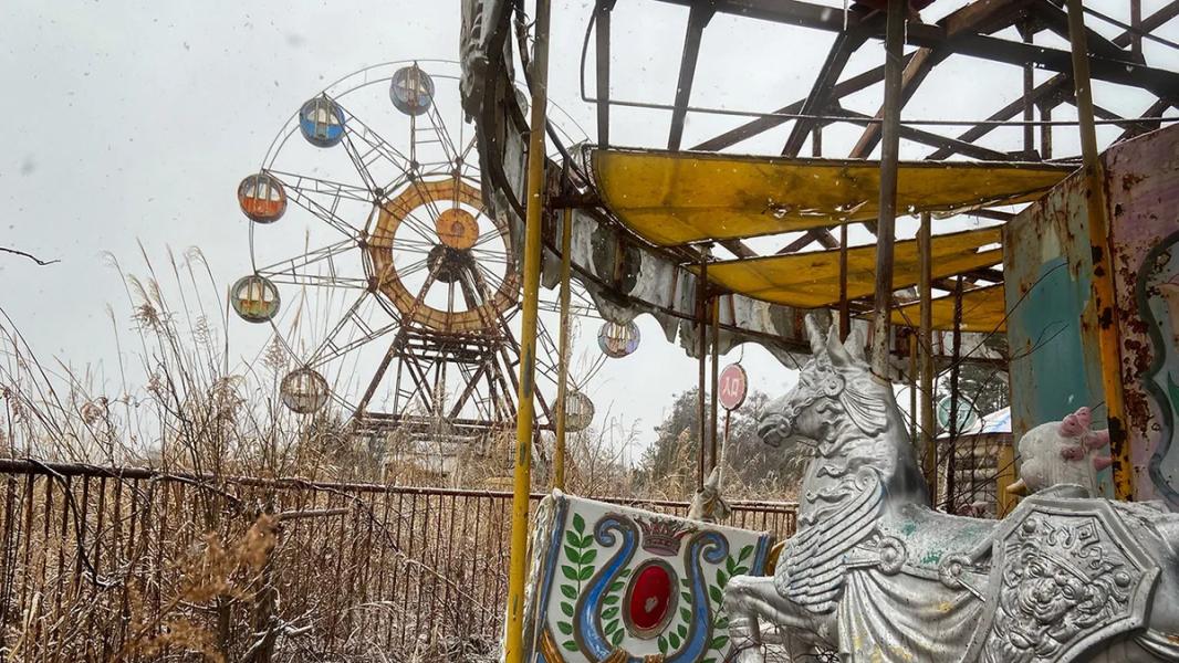Opuszczony park rozrywki „Western Village” zatrzymał się w czasie, zaskakując odwiedzających - INFBusiness