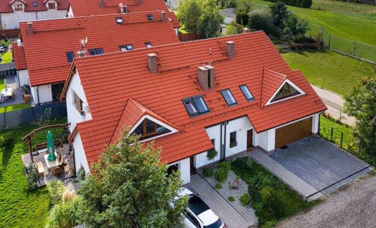 Dach z historią w tle: w jaki sposób dachówki budują tożsamość regionalną? - INFBusiness