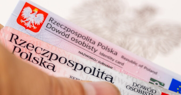 Donald Tusk zapowiedział zmiany. Dotyczy to dowodów osobistych - INFBusiness
