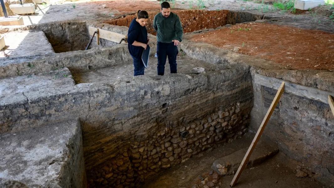 Spalony i zakopany chleb z epoki brązu znaleziony w Turcji, obecnie odtwarzany przez piekarzy - INFBusiness