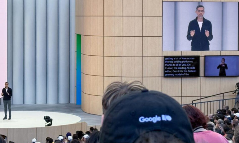 Google uruchomiło sztuczną inteligencję i robi to w trzech zawodach. Zastąpi ona między innymi tłumaczy. - INFBusiness