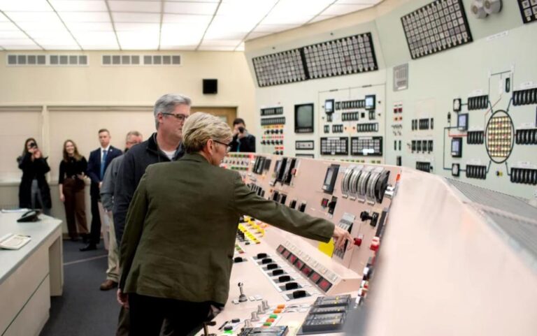 Google zainwestuje w elektrownie atomowe. Pojawił się ogromny „pożeracz energii”, to sztuczna inteligencja - INFBusiness