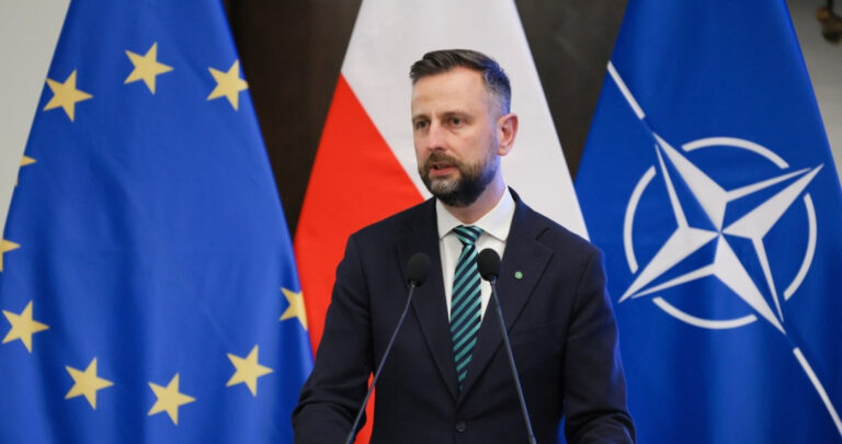 Minister Obrony Narodowej rozdał kontrakty warte 350 mln zł. „Zagrożenie jest poważne” - INFBusiness