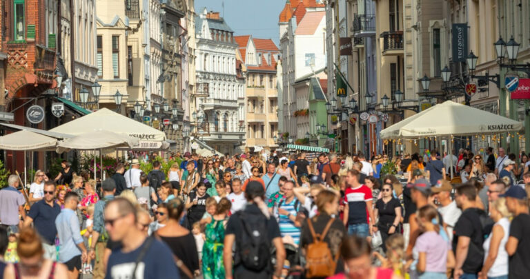 Ministerstwo Spraw Zagranicznych zachęca do korzystania z „Odyseusza”. Ułatwia to kontakt z turystami za granicą - INFBusiness