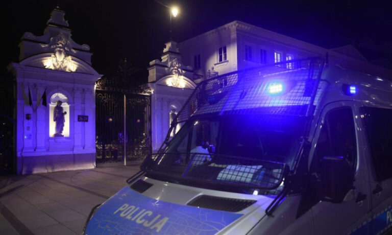 Nie wezwali policji, ale nagrali filmy. Policja zabezpieczyła nagrania w związku z morderstwem na Uniwersytecie Warszawskim - INFBusiness